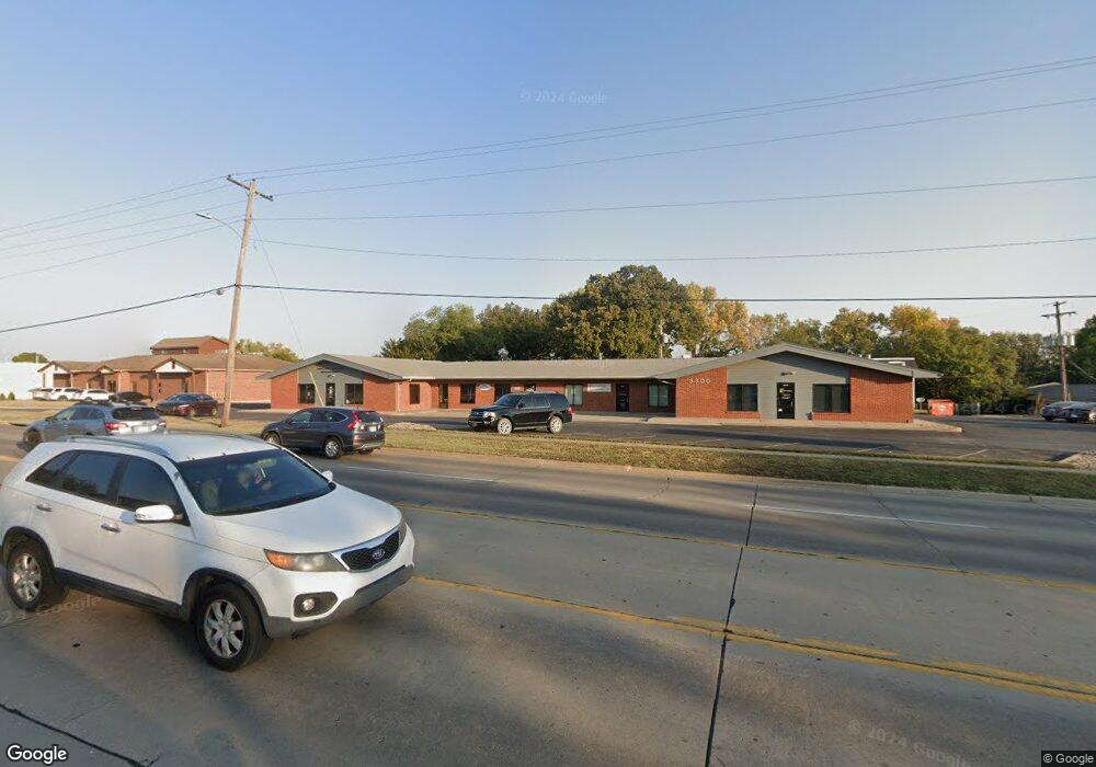 3300 SW 29th St, Topeka, KS 66614 - photo 1