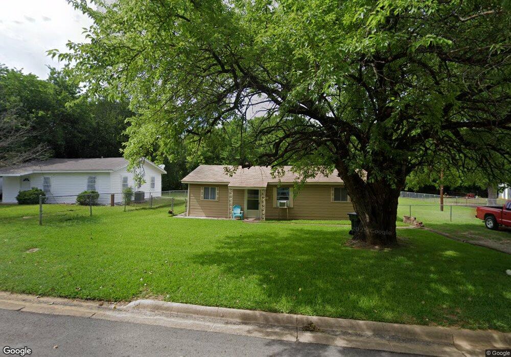 105 E Day St, Denison, TX 75021 - photo 1