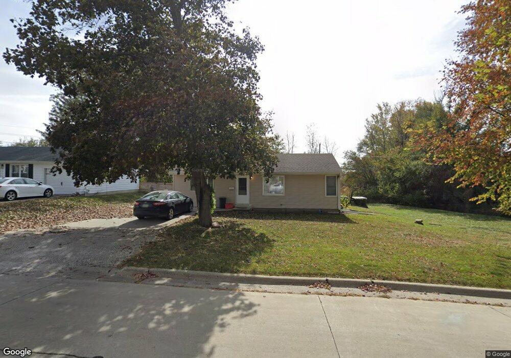 2301 S 8th Ave E, Newton, IA 50208 - photo 1