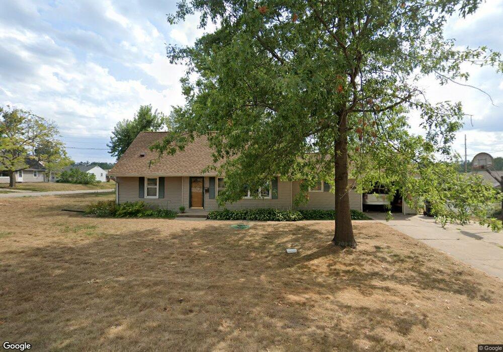 3849 Vine Ave SE, Cedar Rapids, IA 52403 - photo 1