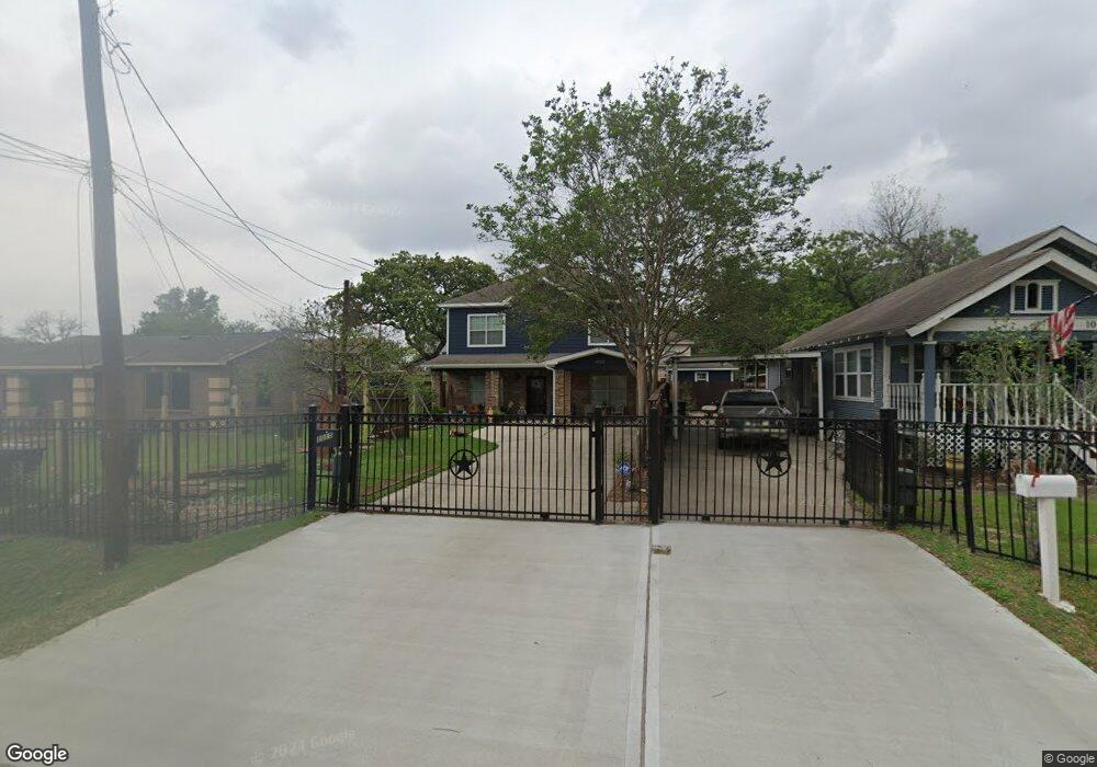 1015 Caplin St, Houston, TX 77022 - photo 1