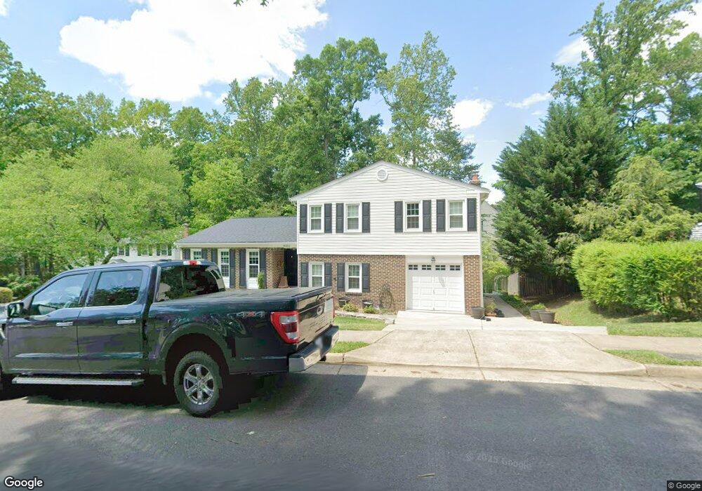 8002 Diving Cliff Ln, Springfield, VA 22153 - photo 1
