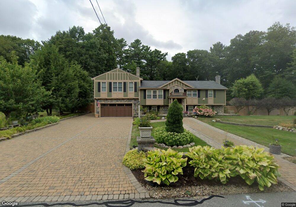 135 Henrys Ln, Hanover, MA 02339 - photo 1