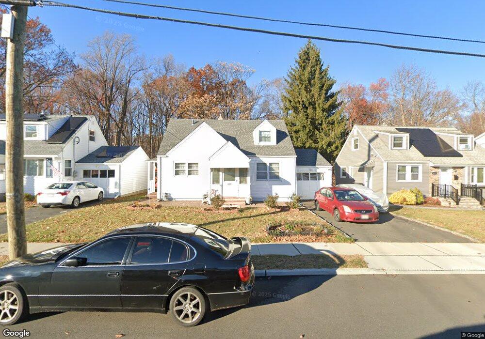 806 Pinewood Rd, Union, NJ 07083 - photo 1