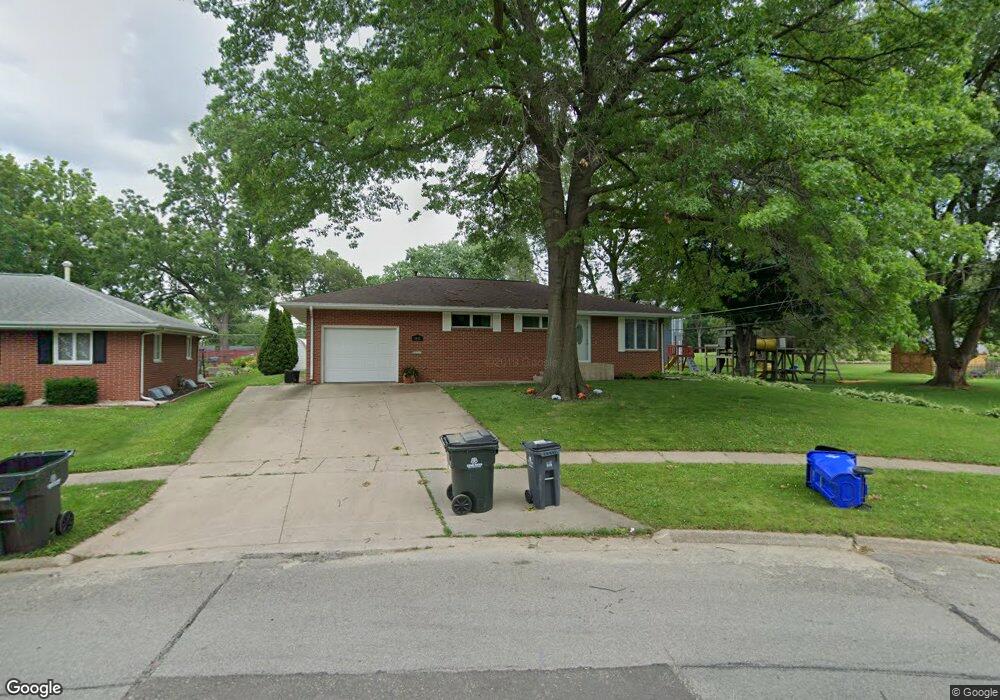 1017 Juniper Dr SW, Cedar Rapids, IA 52404 - photo 1