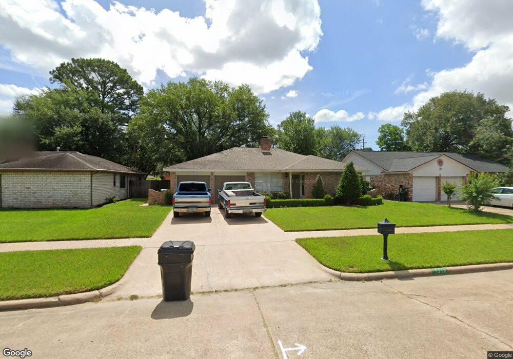 7210 Leaning Oak Dr, Houston, TX 77088 - photo 1