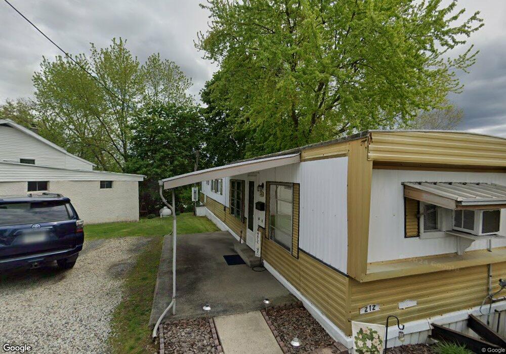 212 Railroad Ct unit 216, Taylor, PA 18517 - photo 1