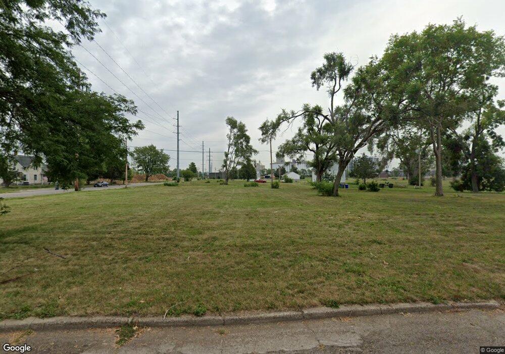 1231 5th St NW, Cedar Rapids, IA 52405 - photo 1