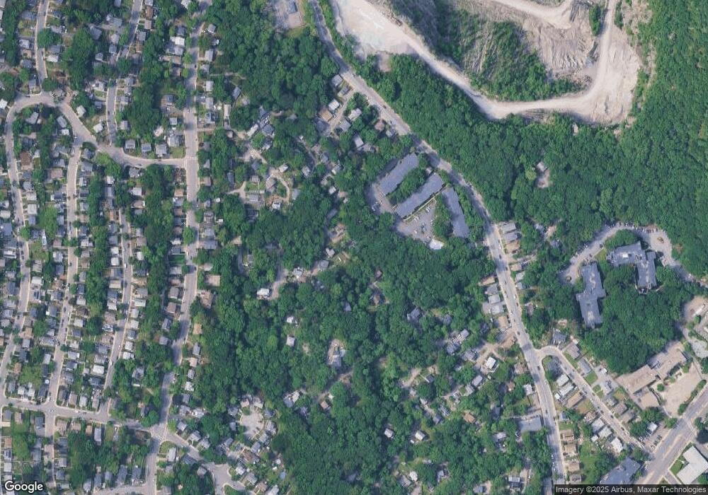 32 Chestnut Rd, West Roxbury, MA 02132 - photo 1