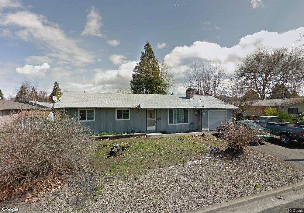 815 S 4th St, Central Point, OR 97502 - photo 1