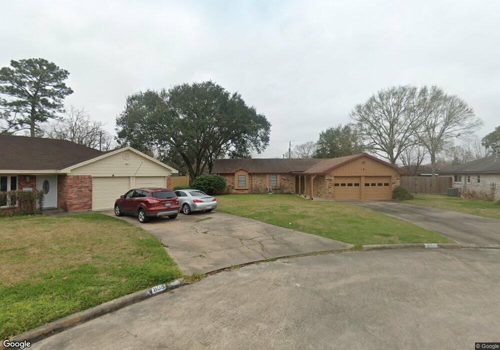 722 S Fairview Cir, Alvin, TX 77511 - photo 1