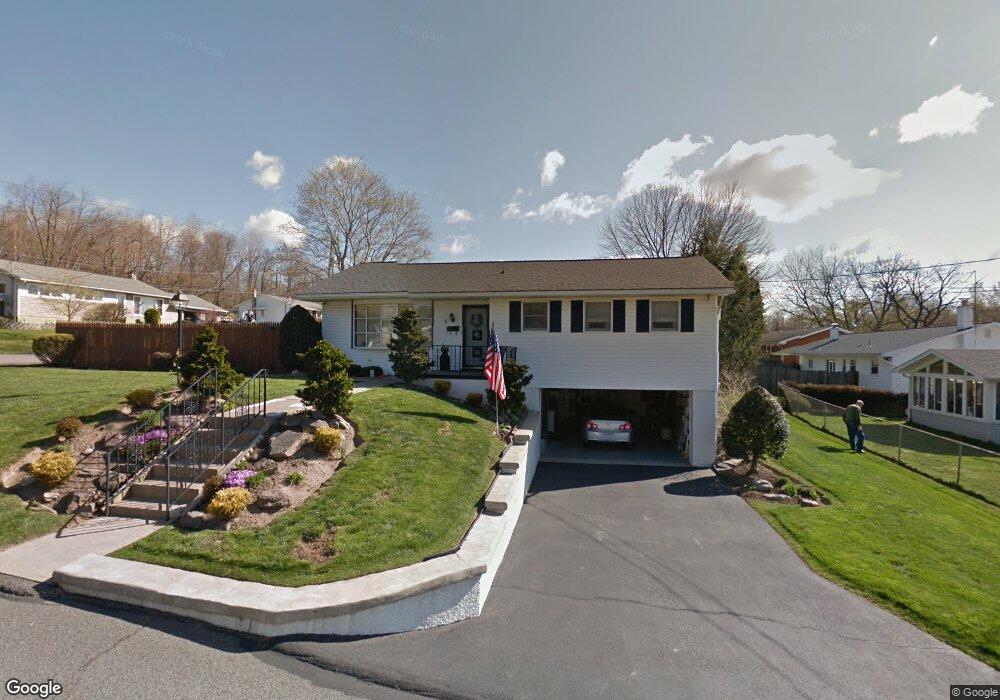 5 Lee Ann Ln, Wyoming, PA 18644 - photo 1