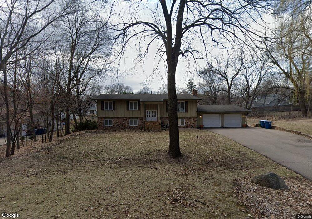 18185 Hummingbird Rd, Wayzata, MN 55391 - photo 1