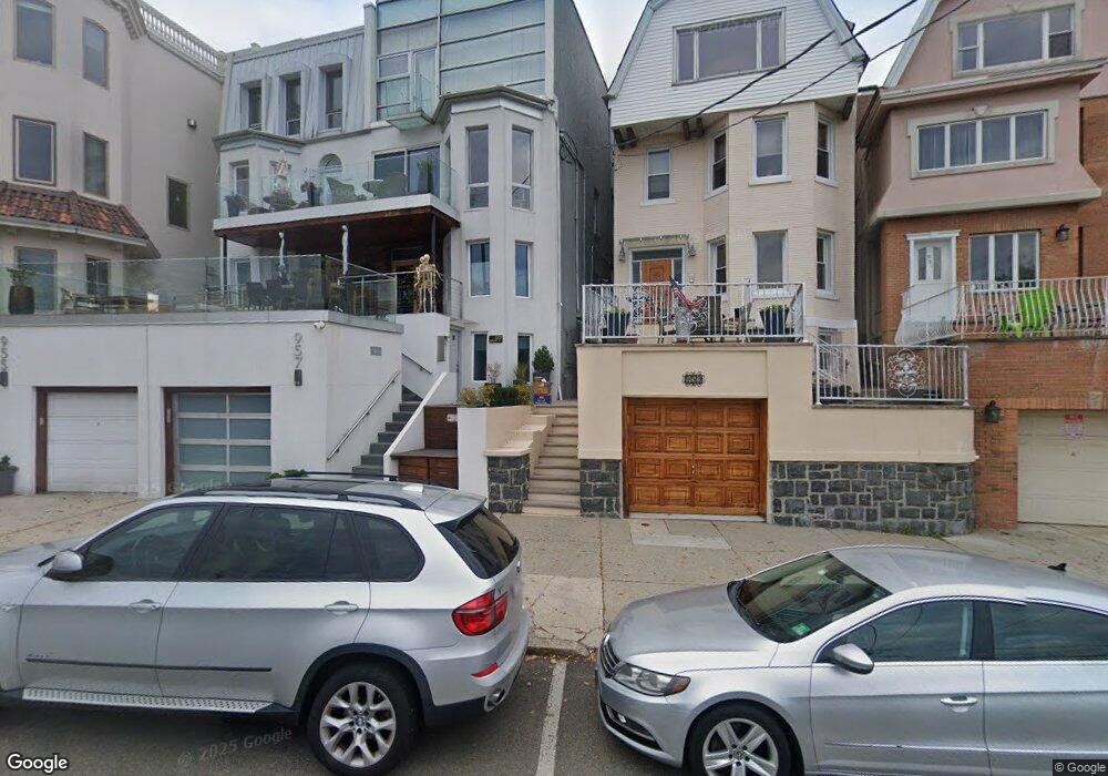 957 Jfk Blvd E unit 2, Weehawken, NJ 07086 - photo 1
