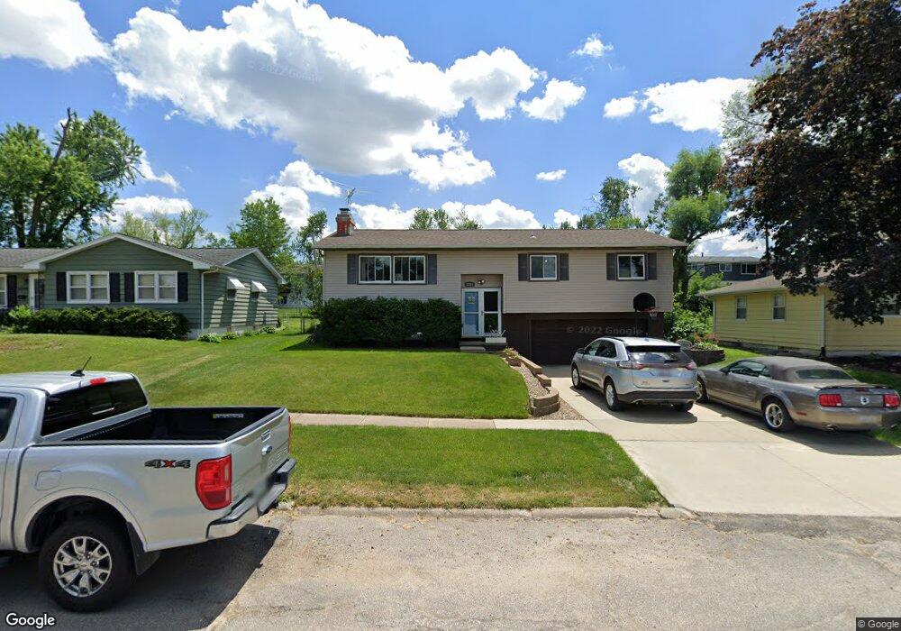 3215 Sue Ln NW, Cedar Rapids, IA 52405 - photo 1