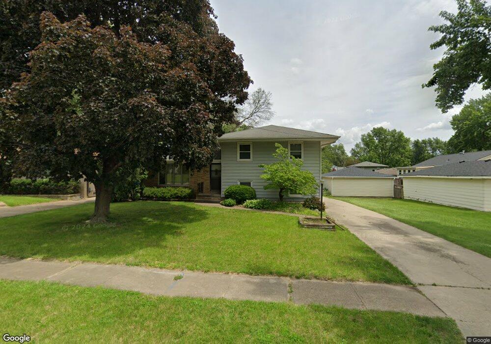 3013 E 32nd St, Des Moines, IA 50317 - photo 1