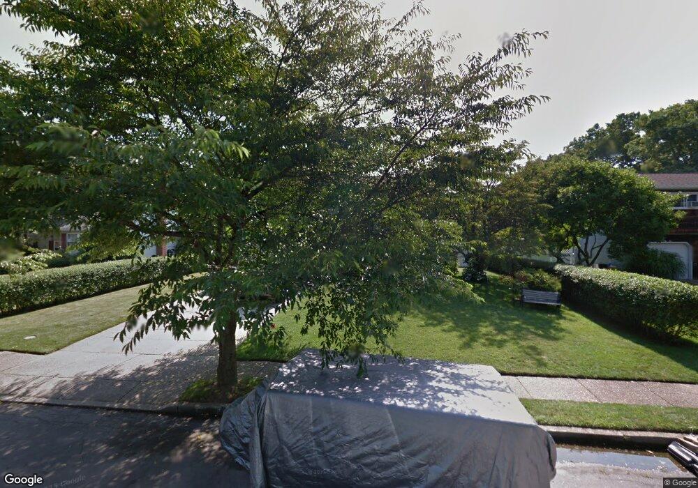 29 Cinque Ln, Bayport, NY 11705 - photo 1