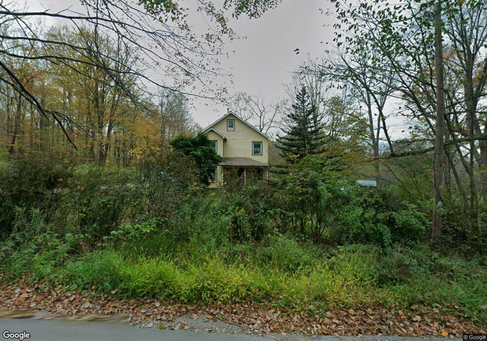 135 Hemlock Rd, Lake Ariel, PA 18436 - photo 1