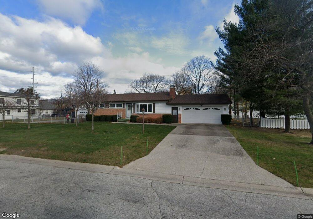 2332 18th Ave, Port Huron, MI 48060 - photo 1
