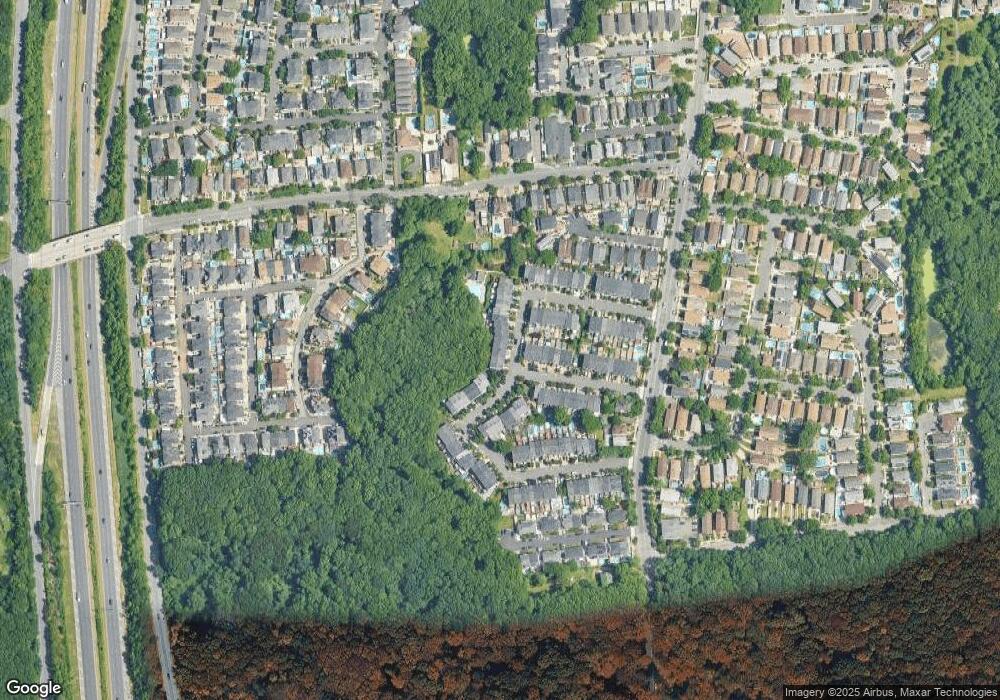 95 Pembrook Loop, Staten Island, NY 10309 - photo 1