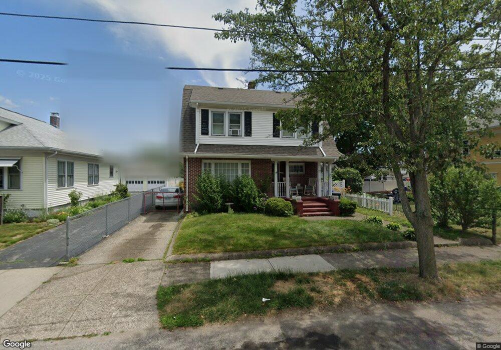 17 Harcourt Ave, Pawtucket, RI 02861 - photo 1