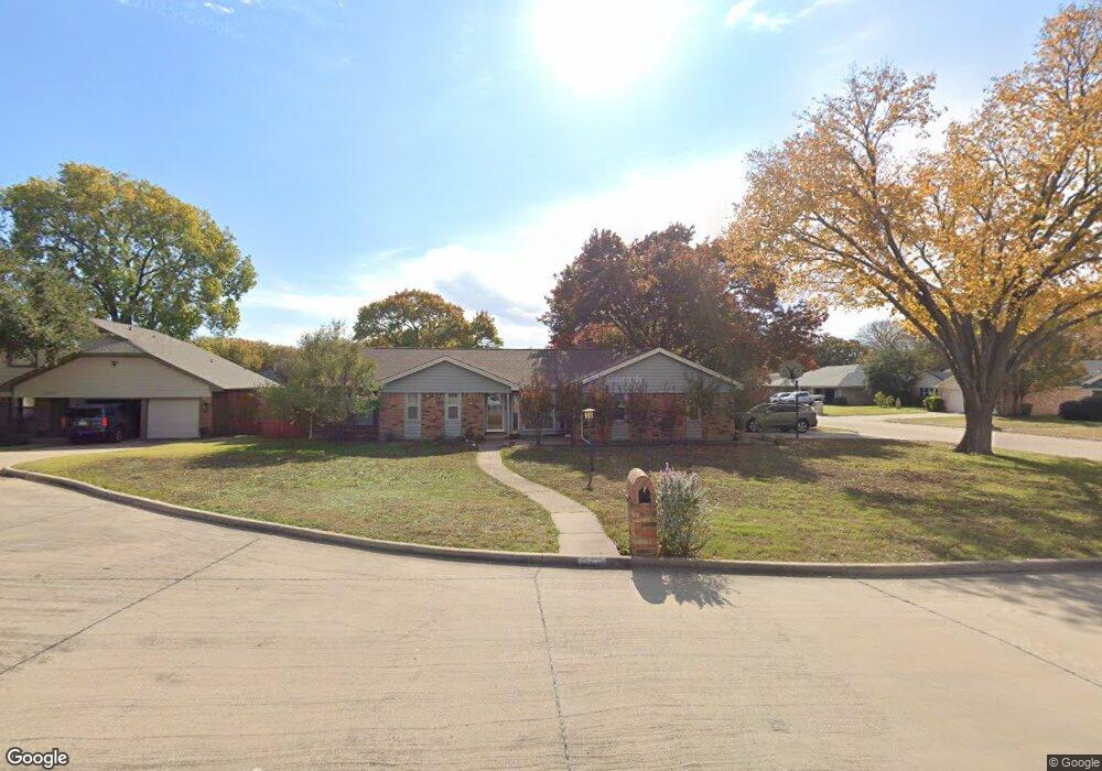2820 Toni Ct, Hurst, TX 76054 - photo 1
