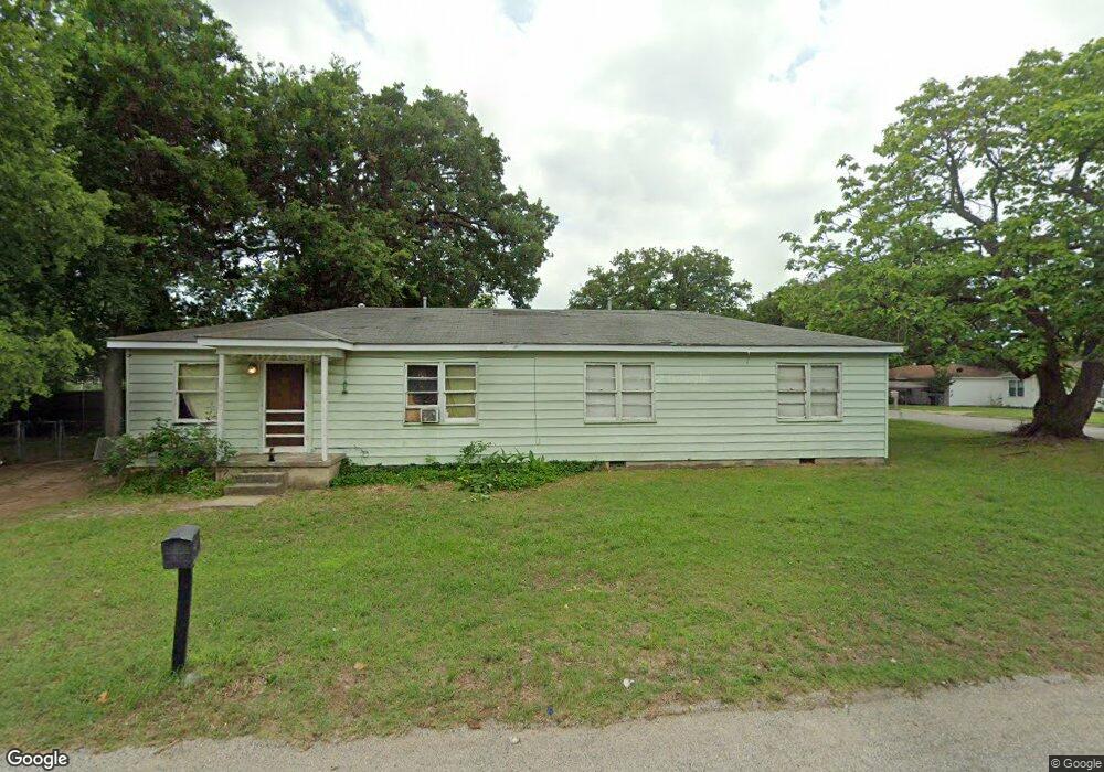 1106 A St SE, Ardmore, OK 73401 - photo 1