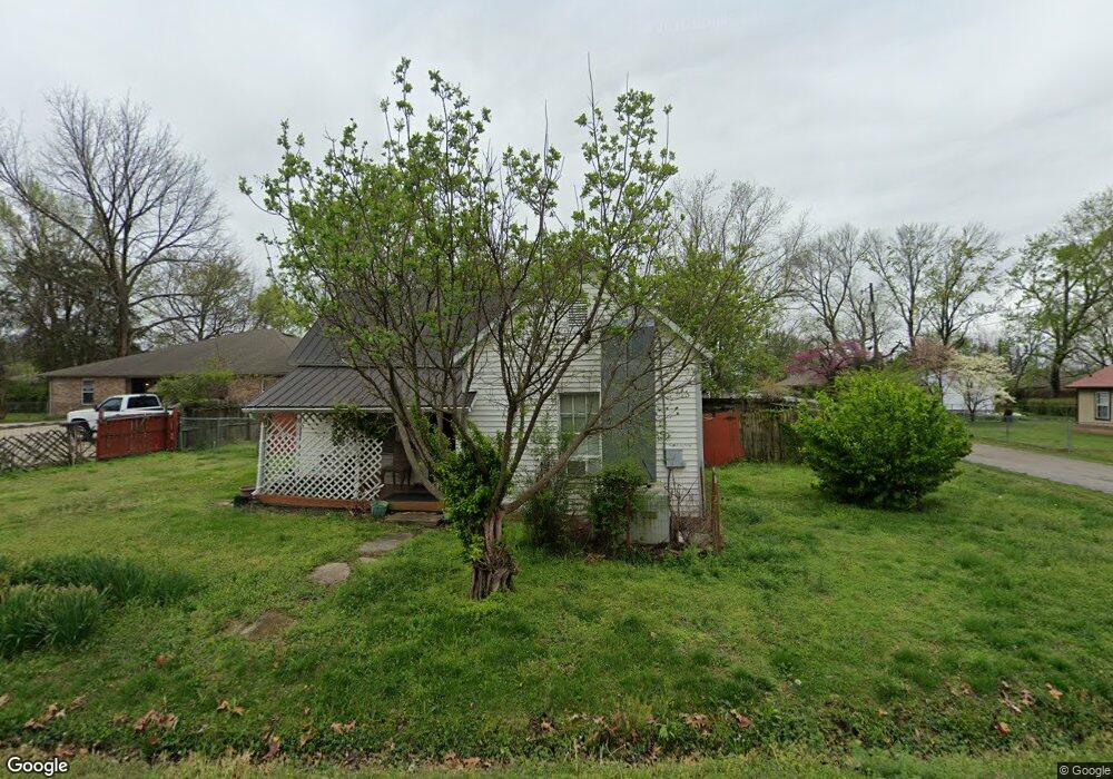 111 W Cleveland St, Prairie Grove, AR 72753 - photo 1