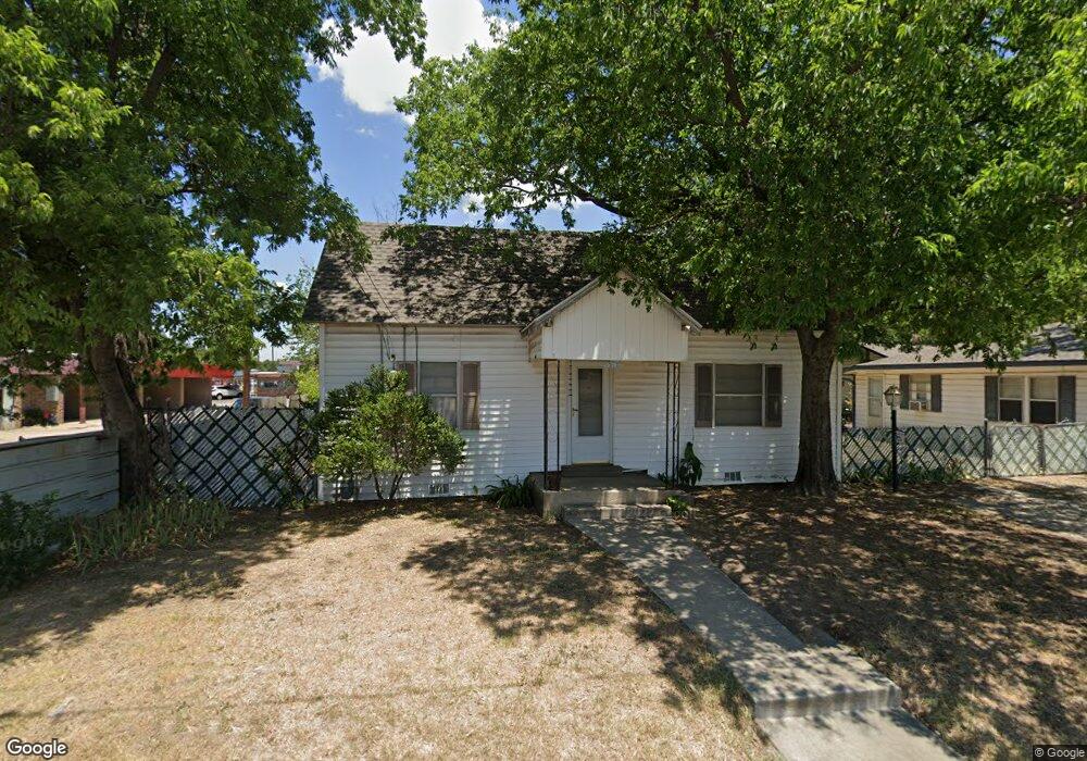 1213 Belcher St, Gainesville, TX 76240 - photo 1