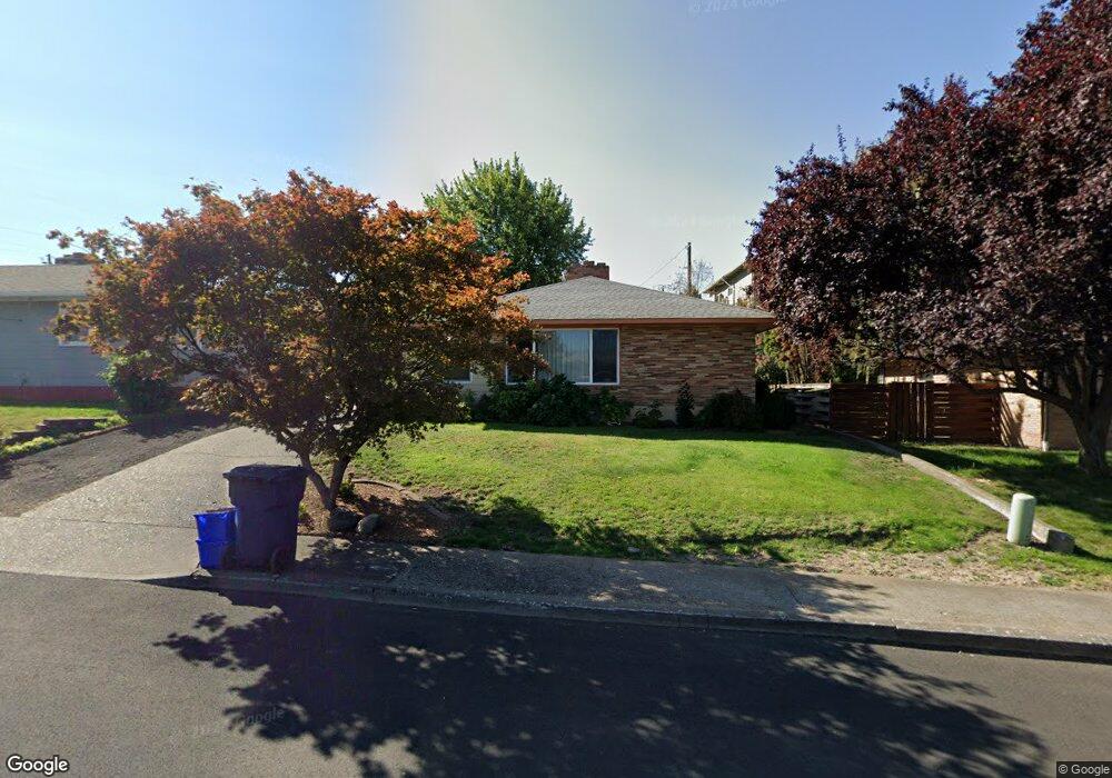 1724 E 11th St, the Dalles, OR 97058 - photo 1
