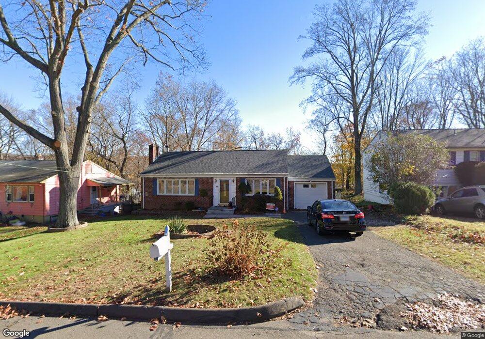 47 Seneca Rd, New Haven, CT 06515 - photo 1