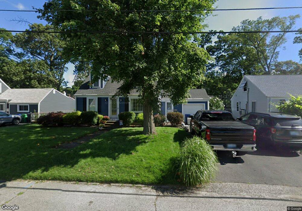 43 Guilford Dr, Warwick, RI 02886 - photo 1