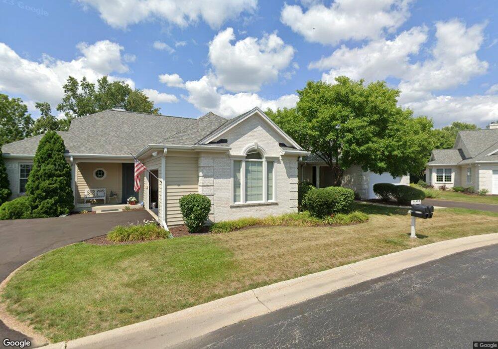 W233N3088 Oakmont Ct E unit B, Pewaukee, WI 53072 - photo 1