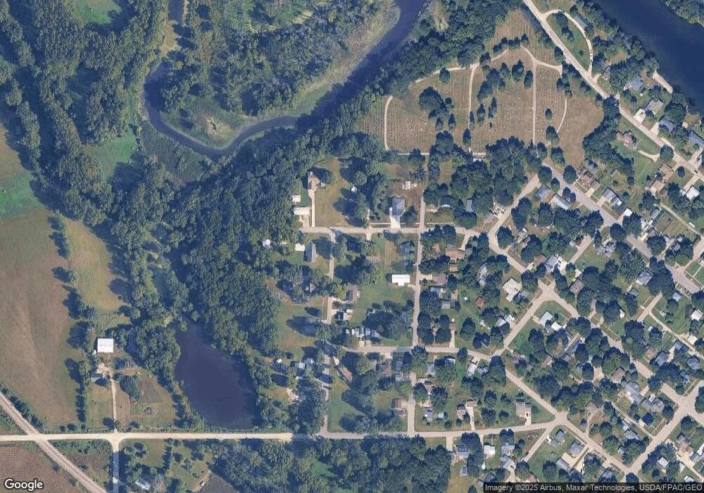 520 W Prospect St, Shell Rock, IA 50670 - photo 1