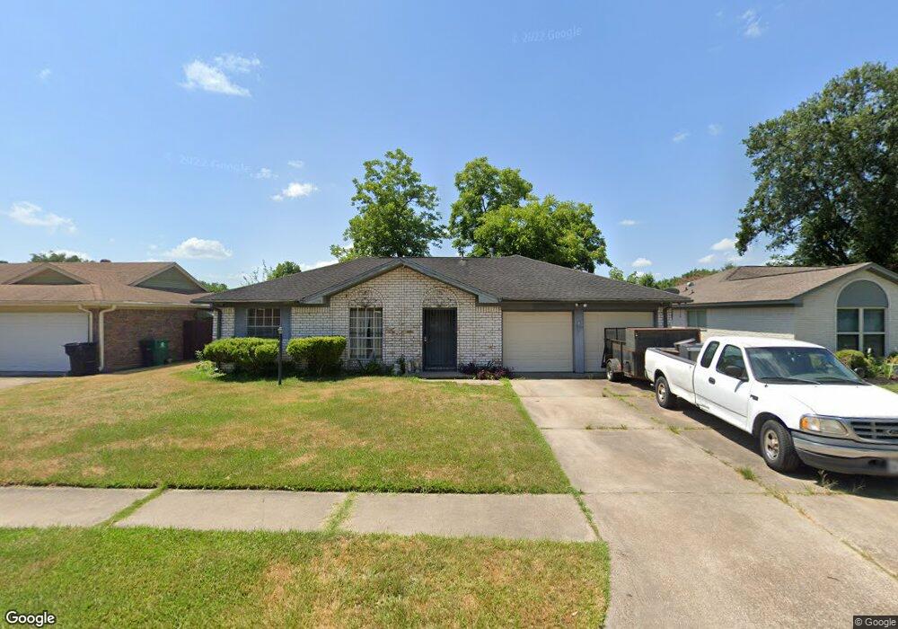 1107 Hidden Valley Dr, Houston, TX 77088 - photo 1