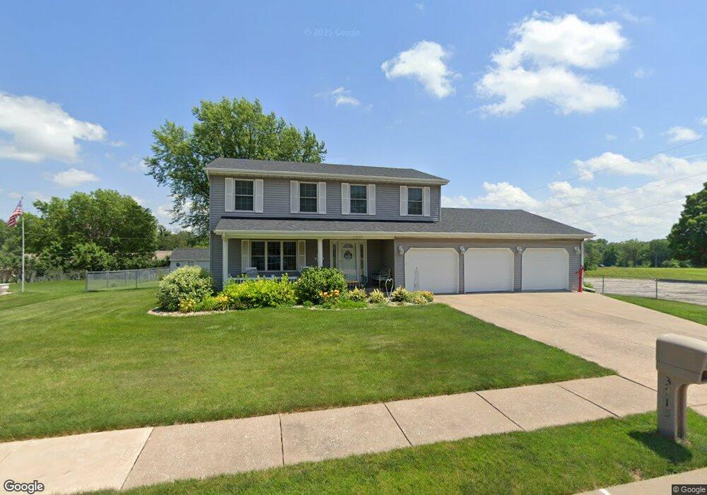 3715 Fairhaven Rd, Davenport, IA 52807 - photo 1