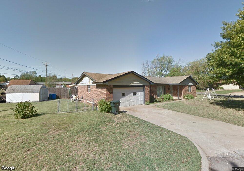 1205 W School St, Claremore, OK 74017 - photo 1