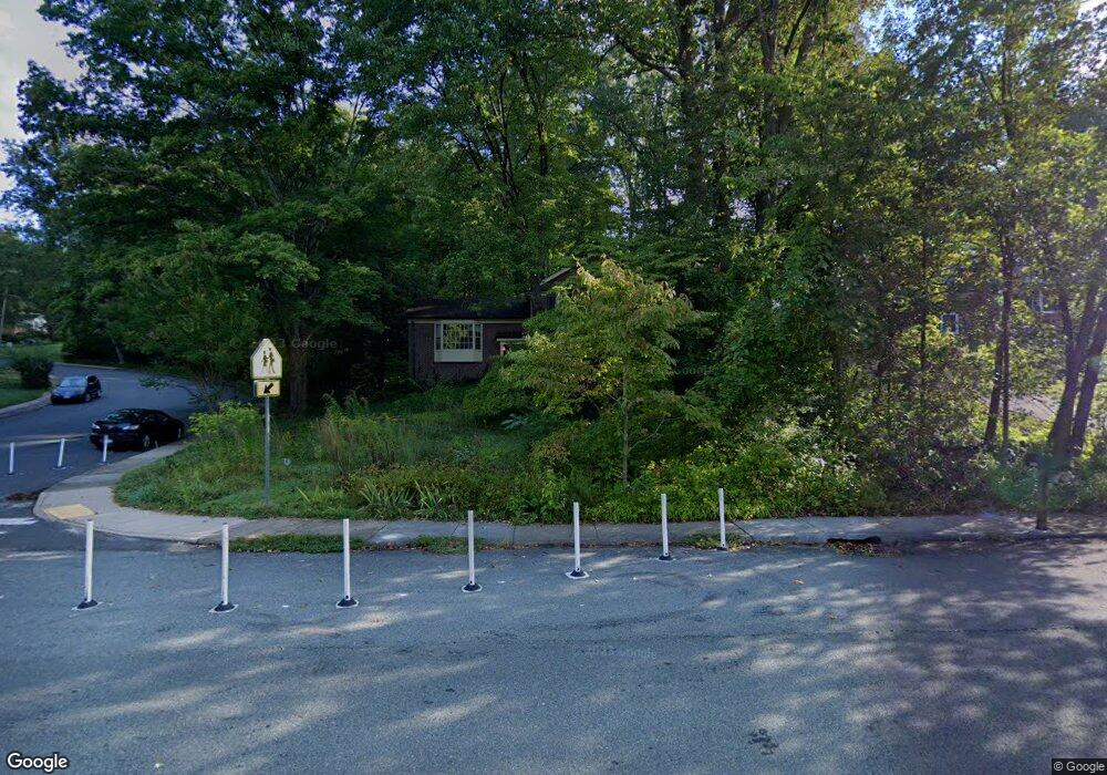 2001 Greenbrier Dr, Charlottesville, VA 22901 - photo 1