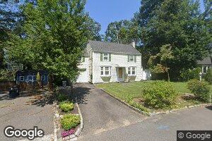 19 Dogwood Ln, Glen Head, NY 11545