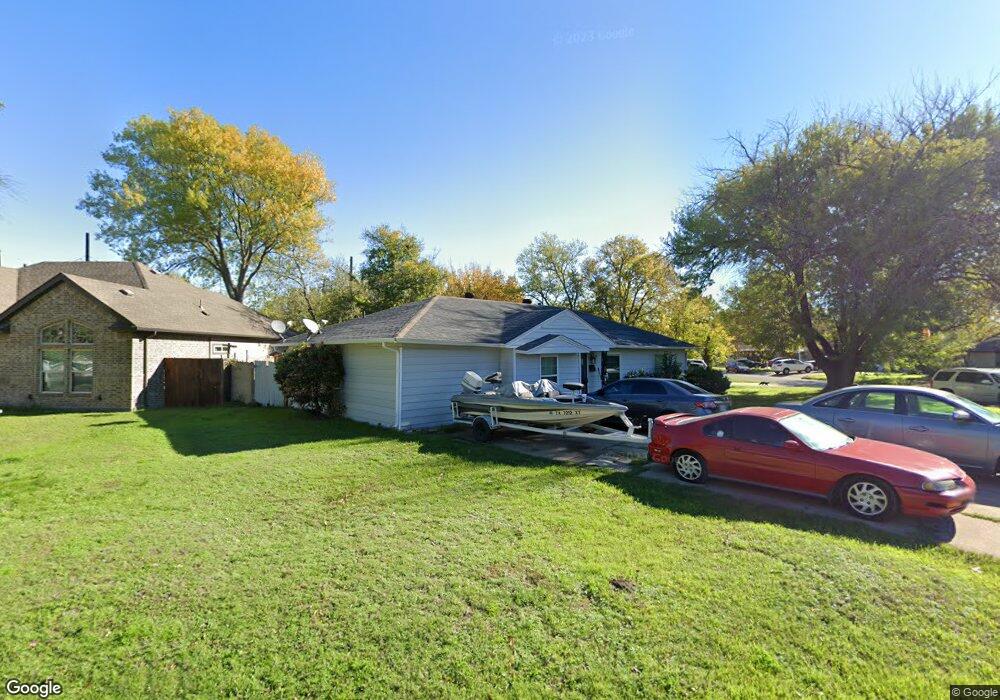 709 Shawnee Trace, Grand Prairie, TX 75051 - photo 1