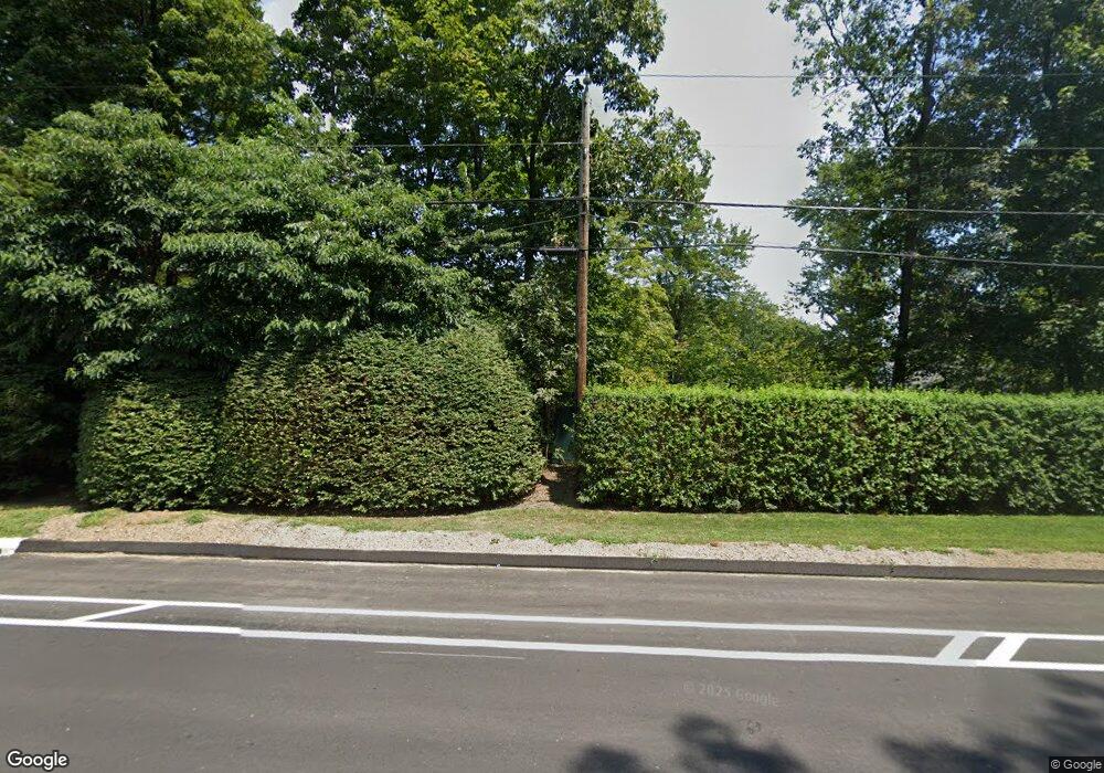 1025 Smith Ridge Rd, New Canaan, CT 06840 - photo 1