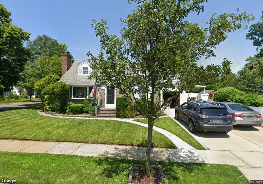 328 De Mott St, Mineola, NY 11501 - photo 1