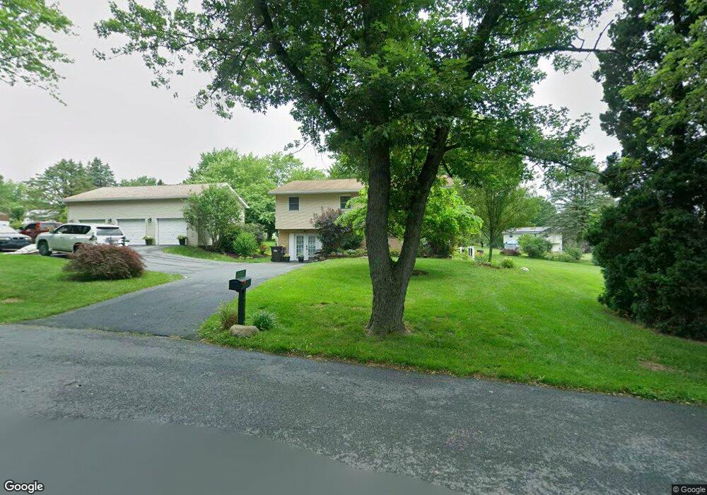 2412 Carriage Dr, Bath, PA 18014 - photo 1