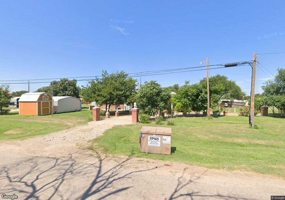 3307 Fisher St, Plainview, TX 79072 - photo 1
