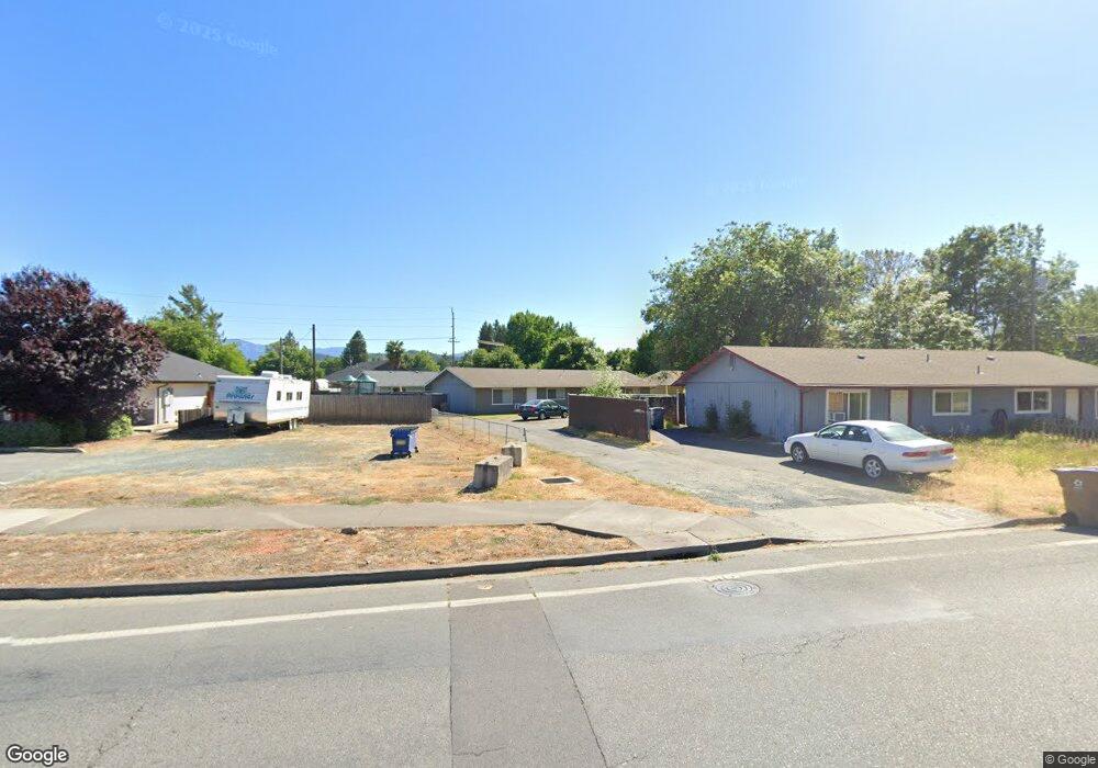 1319 SE M St, Grants Pass, OR 97526 - photo 1