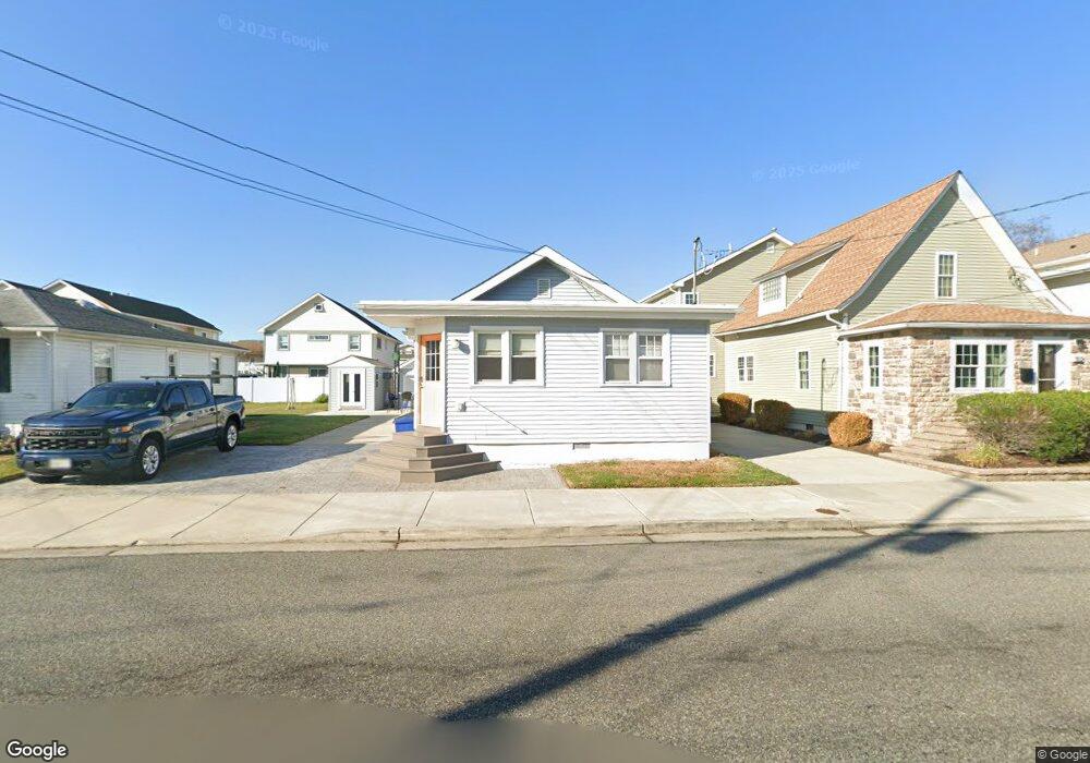 310 W Cresse Ave, Wildwood, NJ 08260 - photo 1