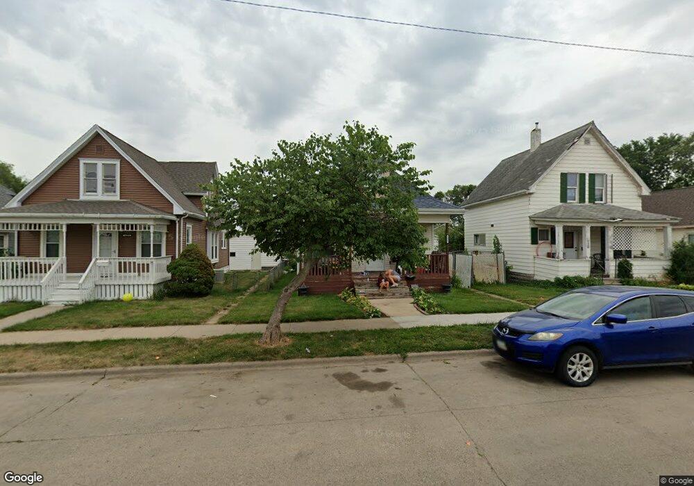 1225 4th St SW, Cedar Rapids, IA 52404 - photo 1