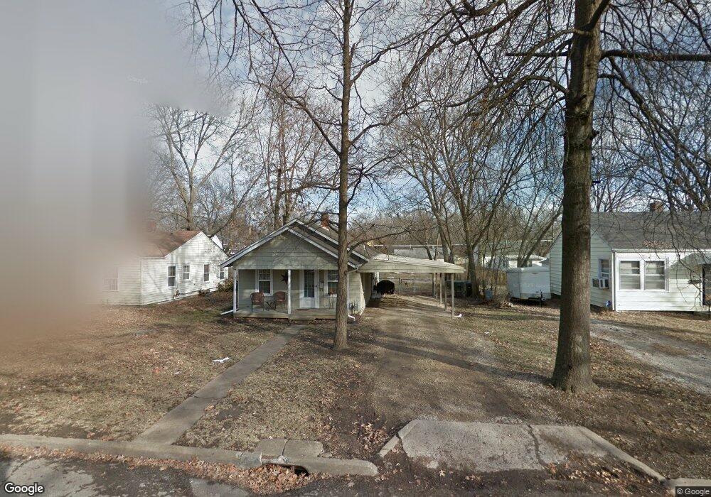 826 SW Frazier Ave, Topeka, KS 66606 - photo 1