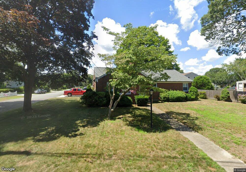 31 Carpenter St, Warwick, RI 02886 - photo 1