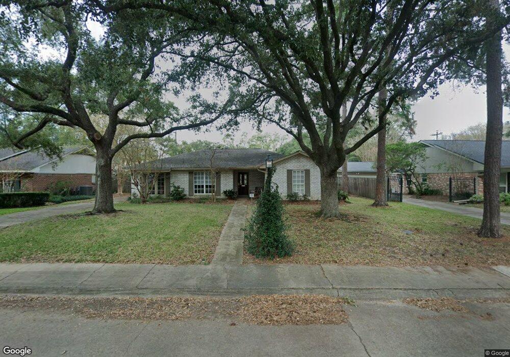 10022 Inwood Dr, Houston, TX 77042 - photo 1